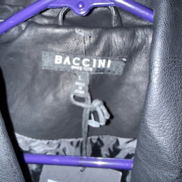Baccini Women's Sleek Black Leather Jacket - Picture 3 of 4